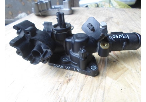 Корпус термостата Renault Kangoo II, Clio IV, Captur, Megane III, Scenic III 1.5 dci, 110609813R
